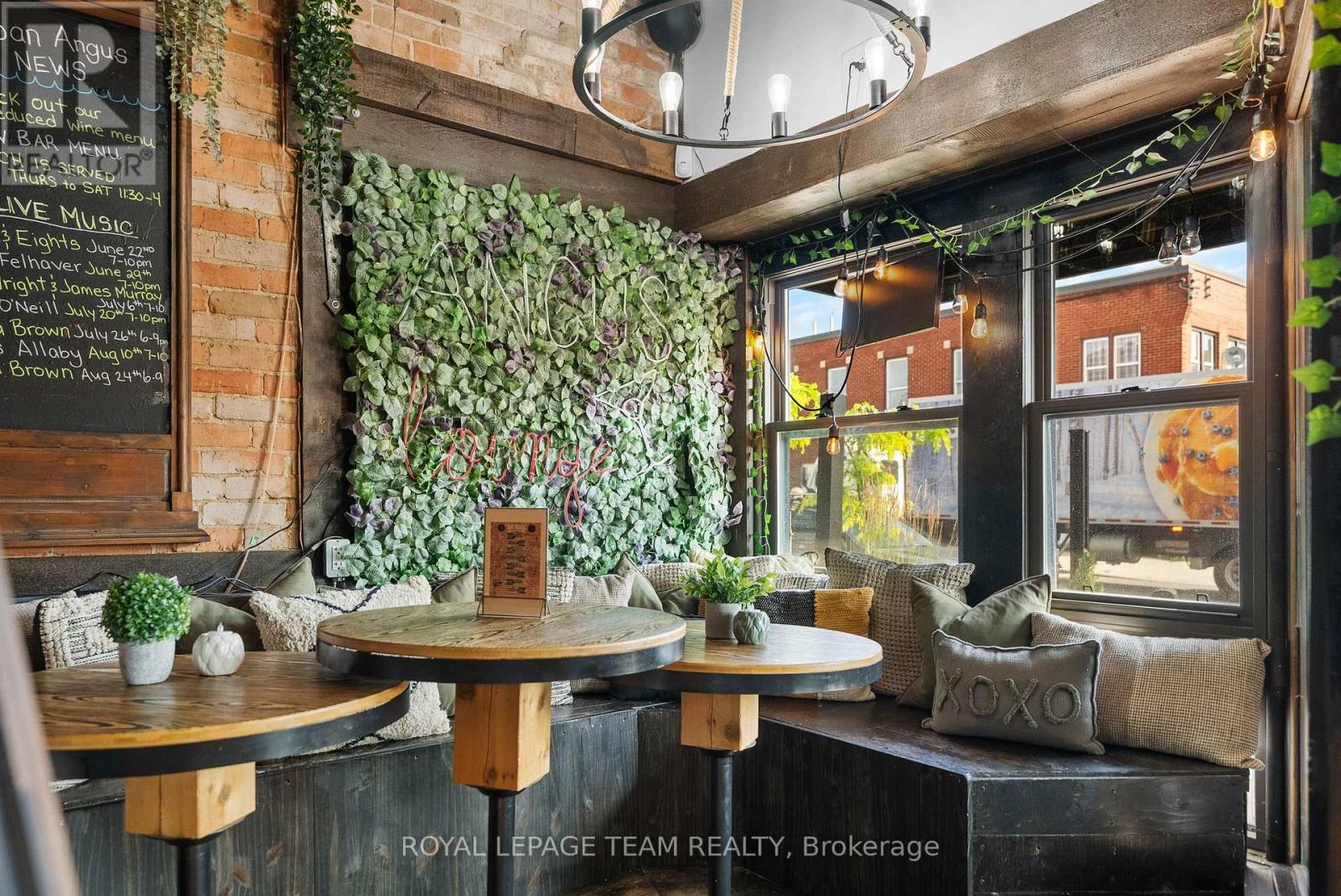 26 ELGIN STREET W