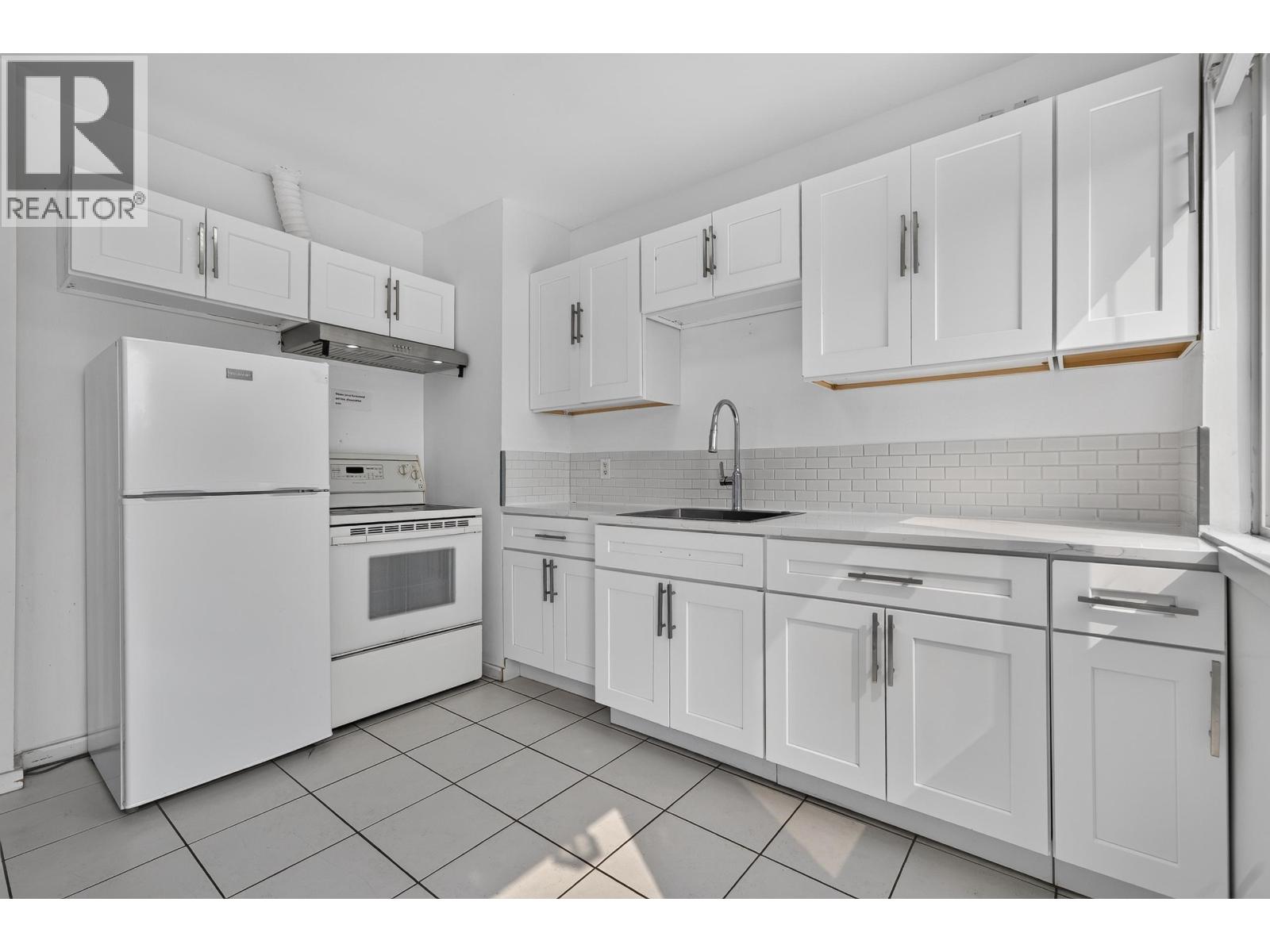 2316 NANAIMO STREET