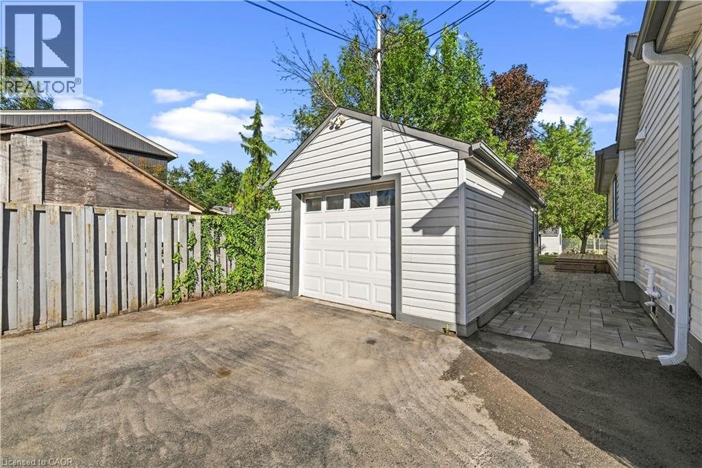 5 HERBERT Court