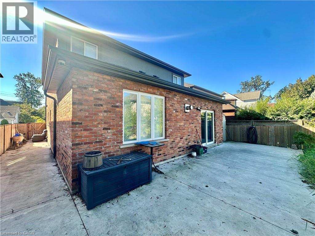 5 ARDEN Avenue