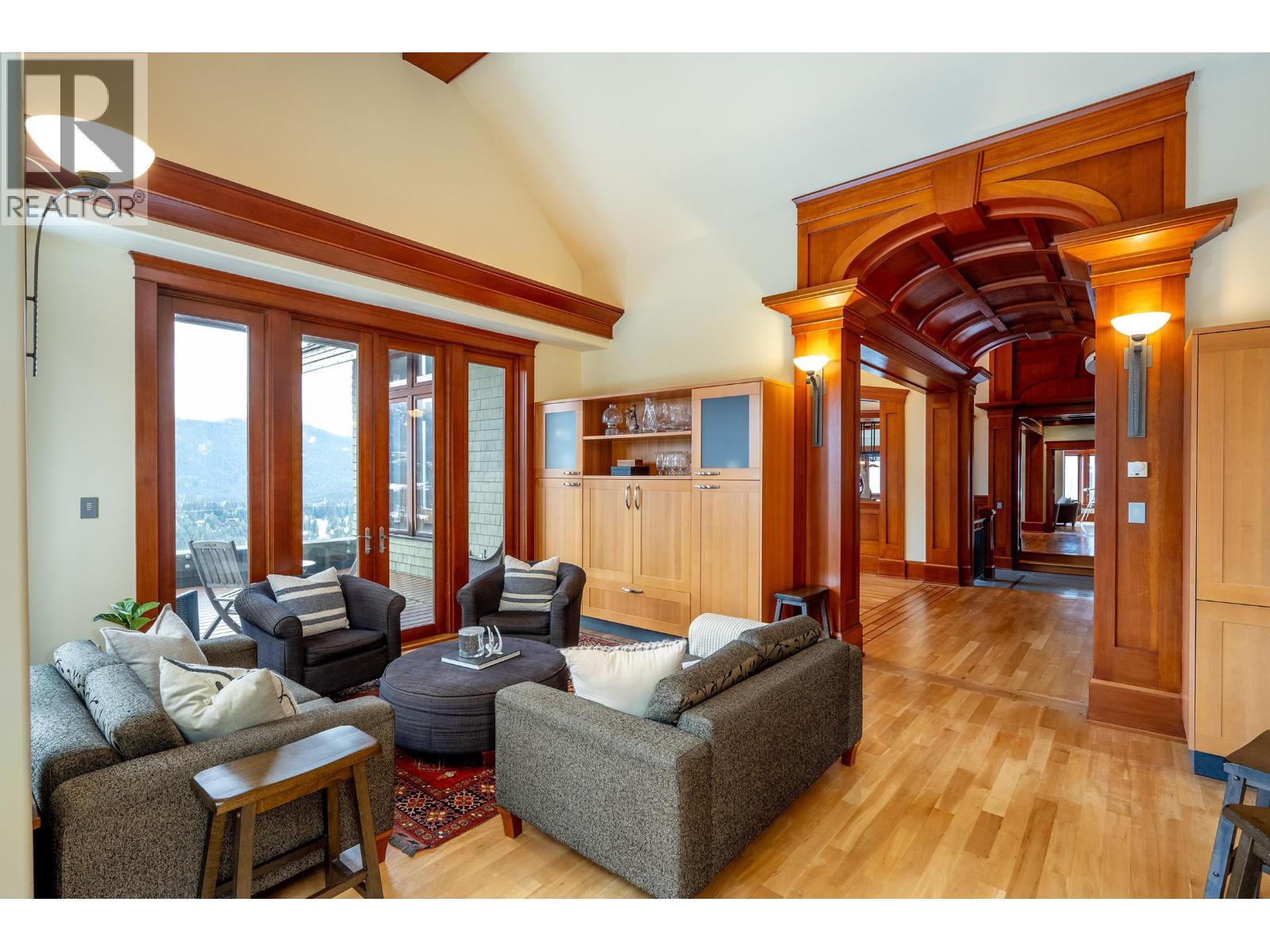 3833 SUNRIDGE DRIVE