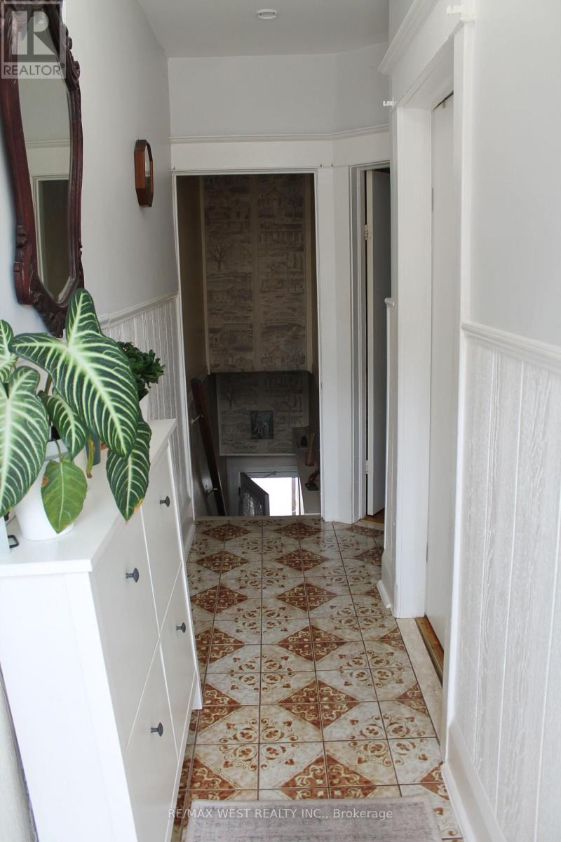 11A WOODCROFT CRESCENT