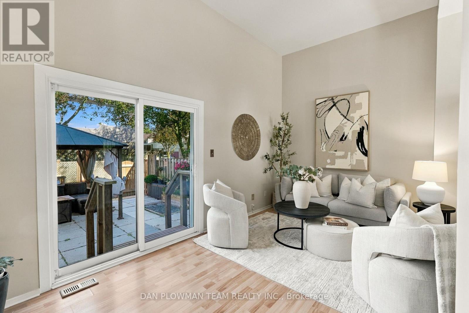 81 - 1133 RITSON ROAD N
