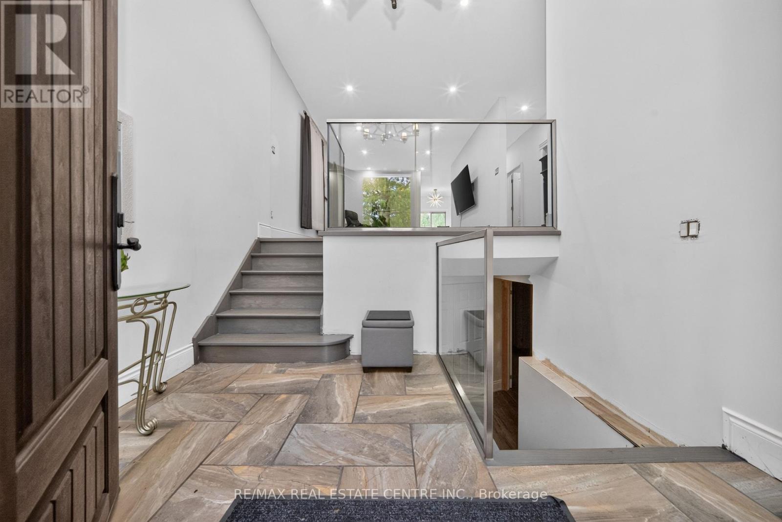 3 TWIN WILLOW CRESCENT