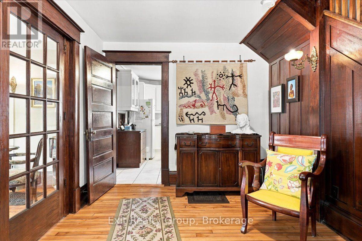 28 LORNE AVENUE - Photo 4