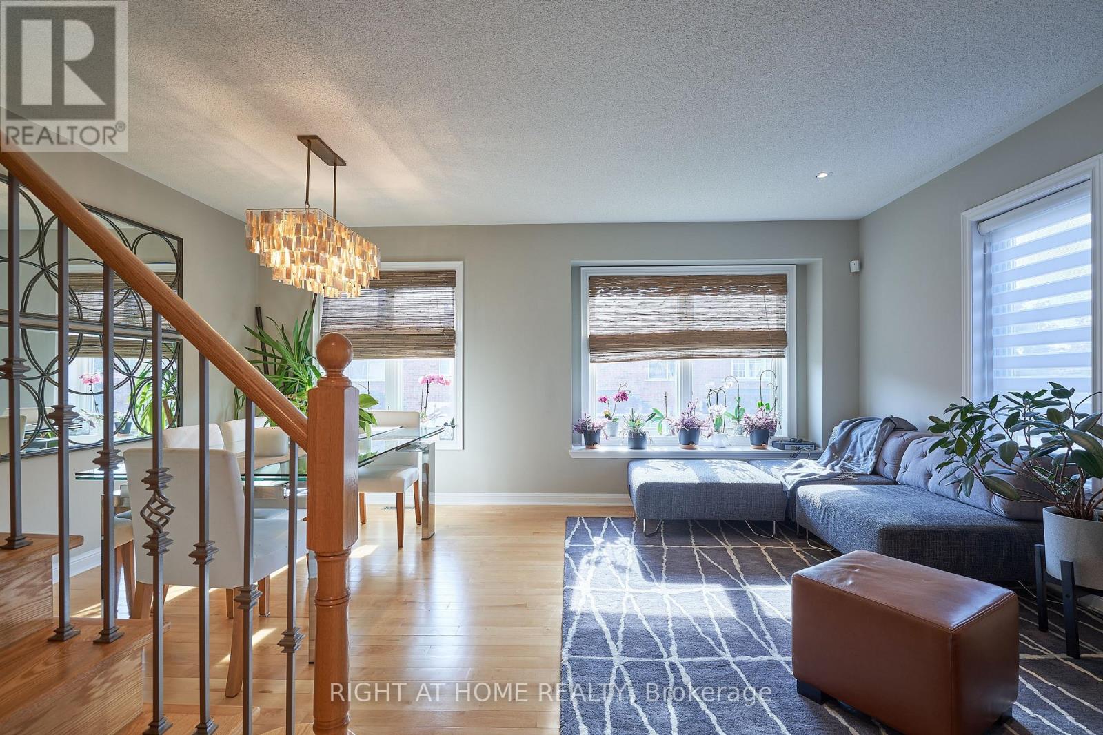 24 - 271 RICHVALE DRIVE S