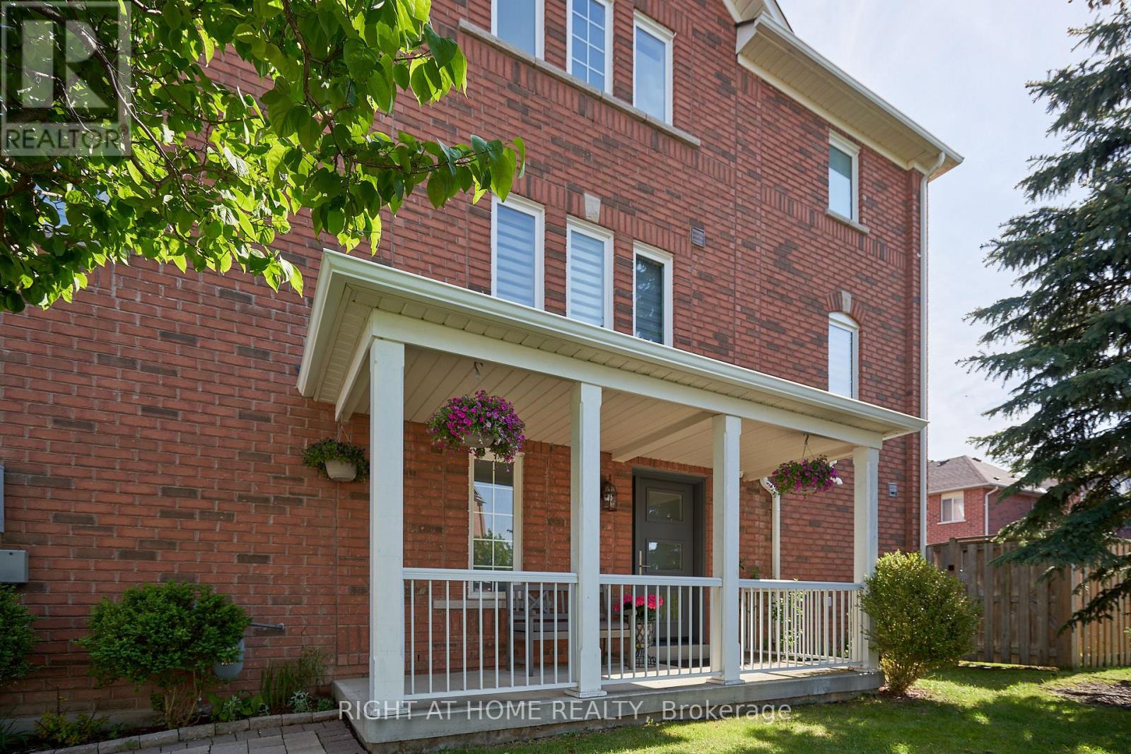24 - 271 RICHVALE DRIVE S