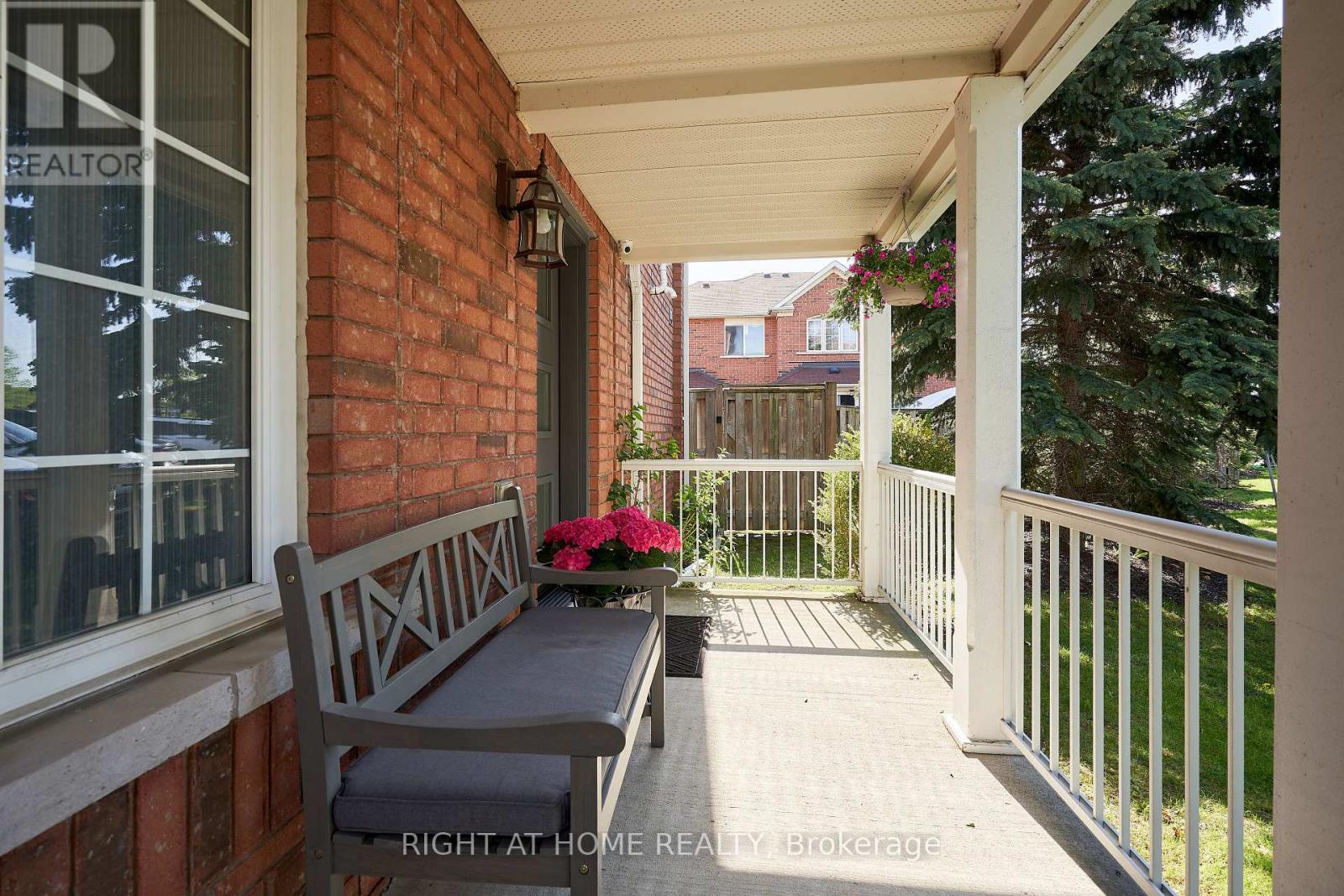 24 - 271 RICHVALE DRIVE S