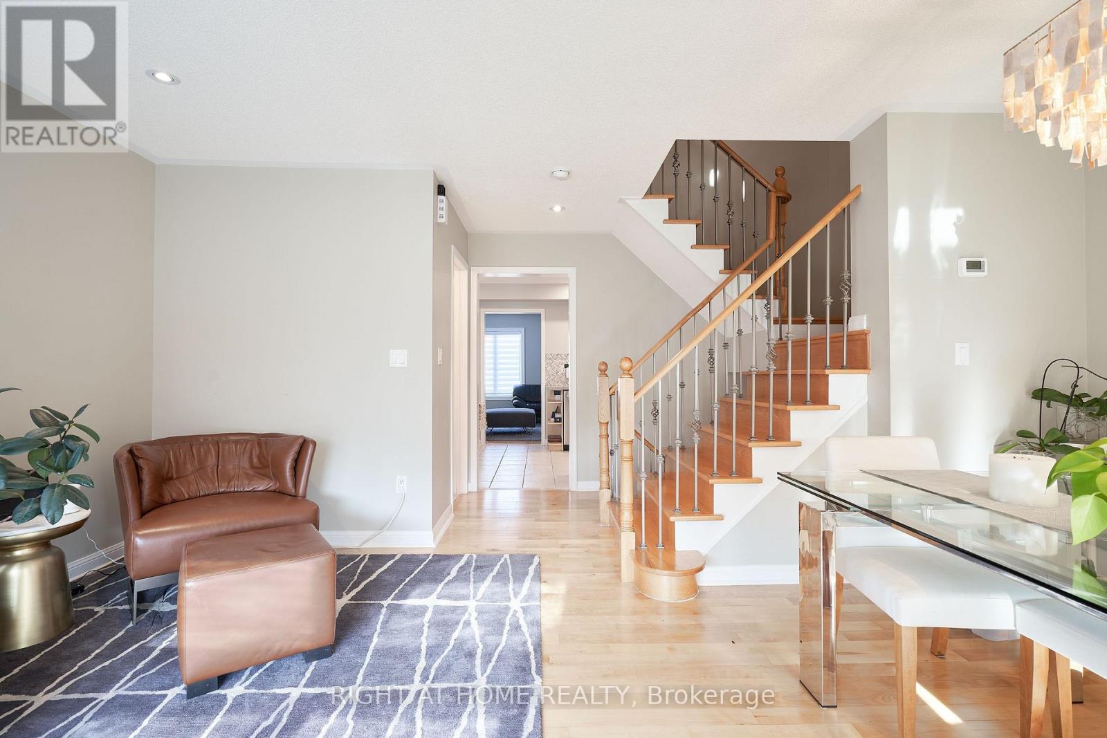24 - 271 RICHVALE DRIVE S