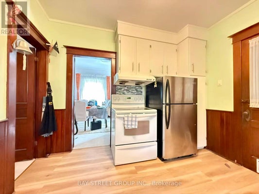 7 Pavillion St, Markham (Unionville), ON 4