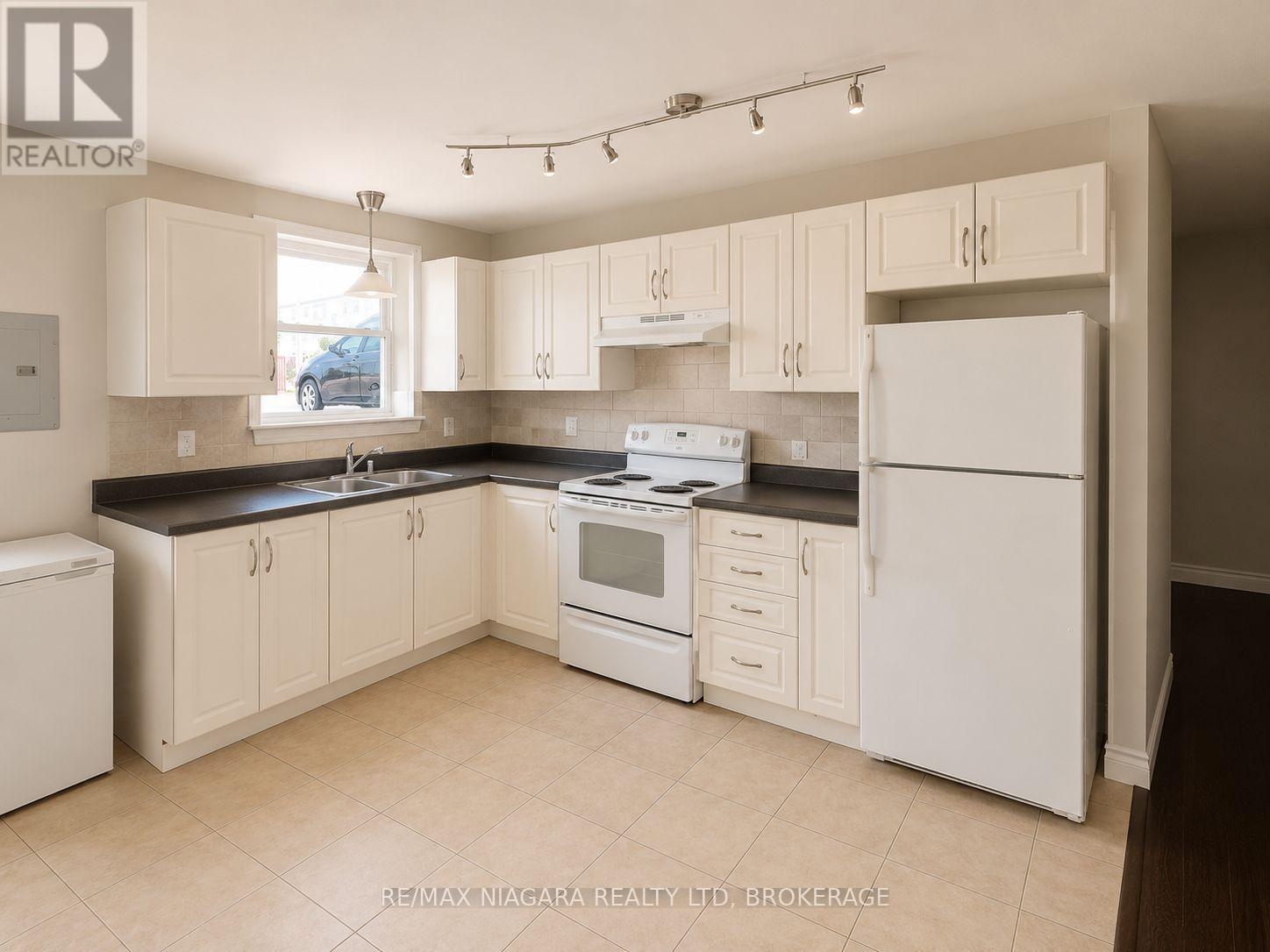 2 - 143 WESTCHESTER CRESCENT