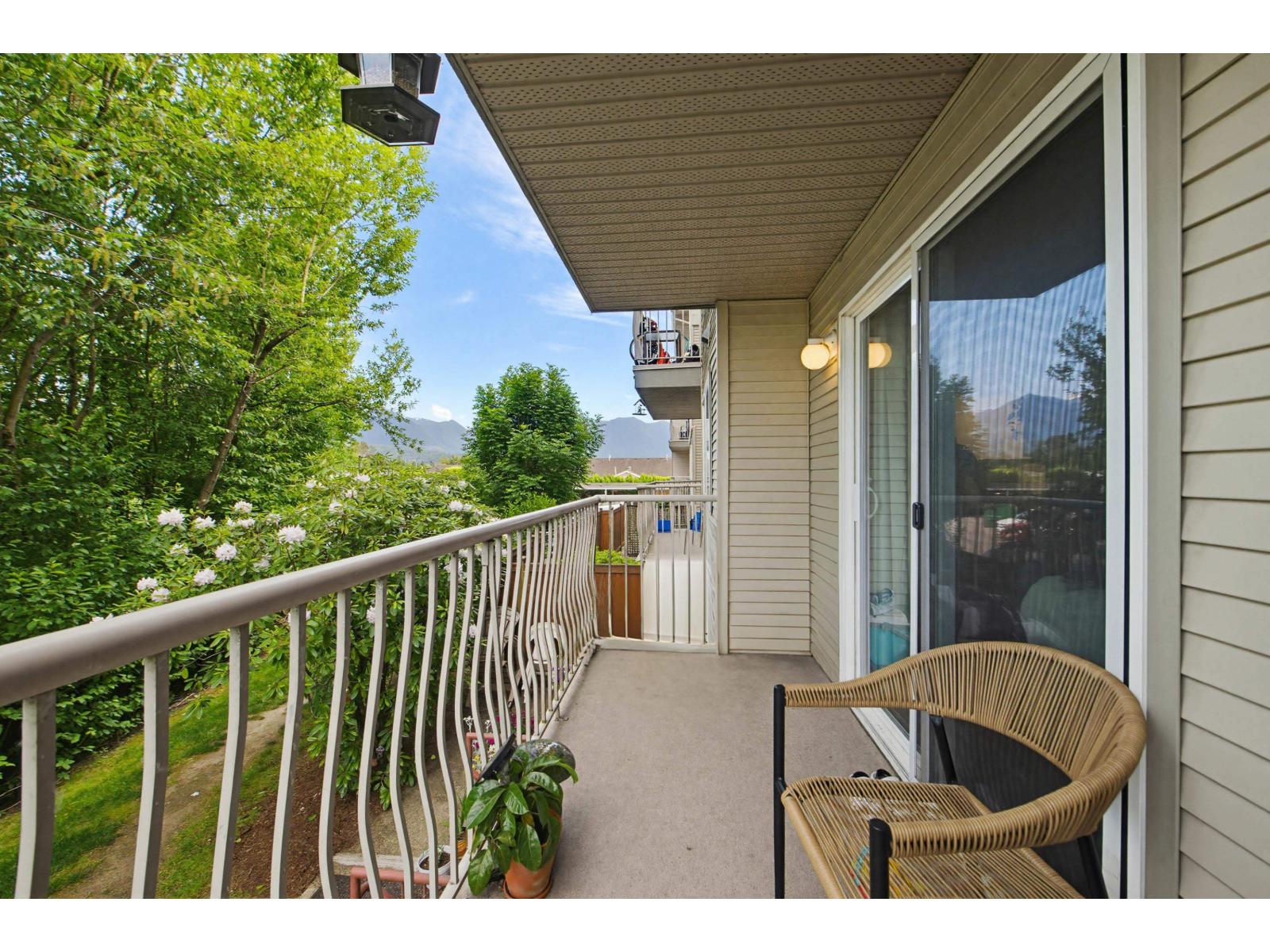 215 7694 EVANS ROAD, Sardis West Vedder