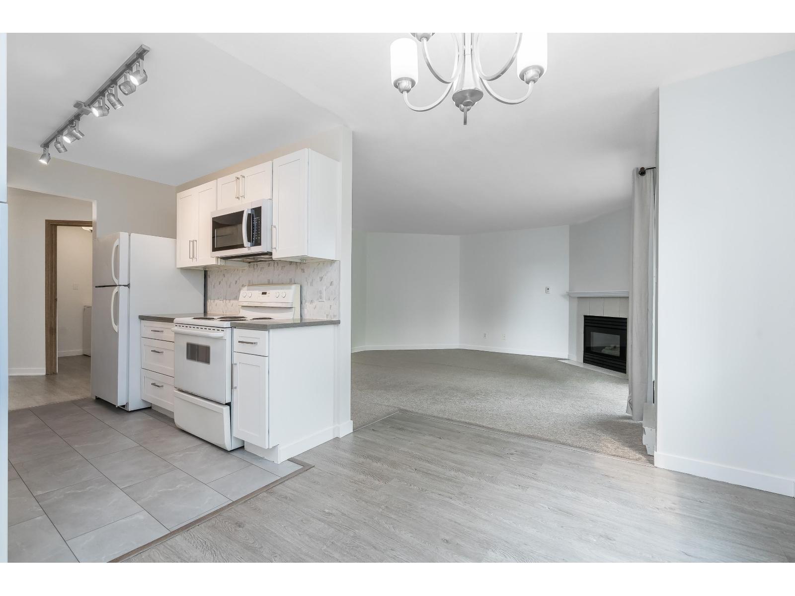 215 7694 EVANS ROAD, Sardis West Vedder