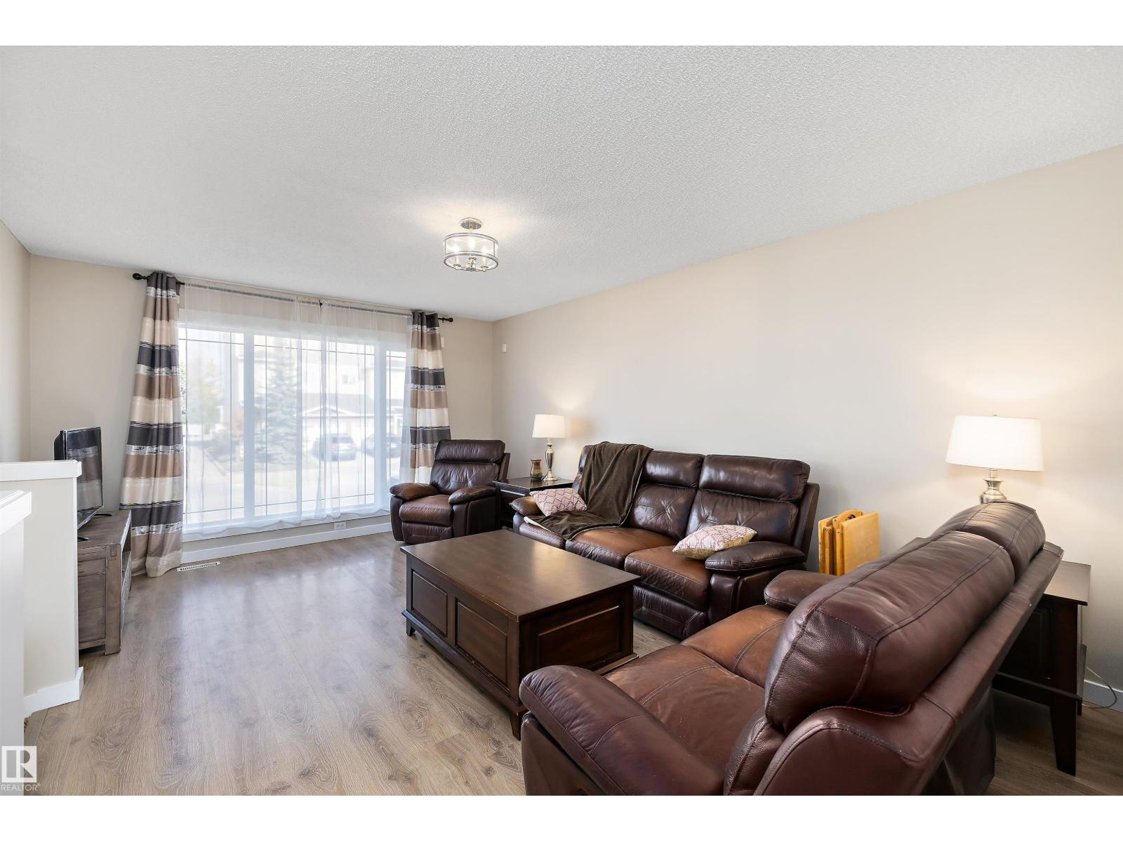 3019 33 AV NW