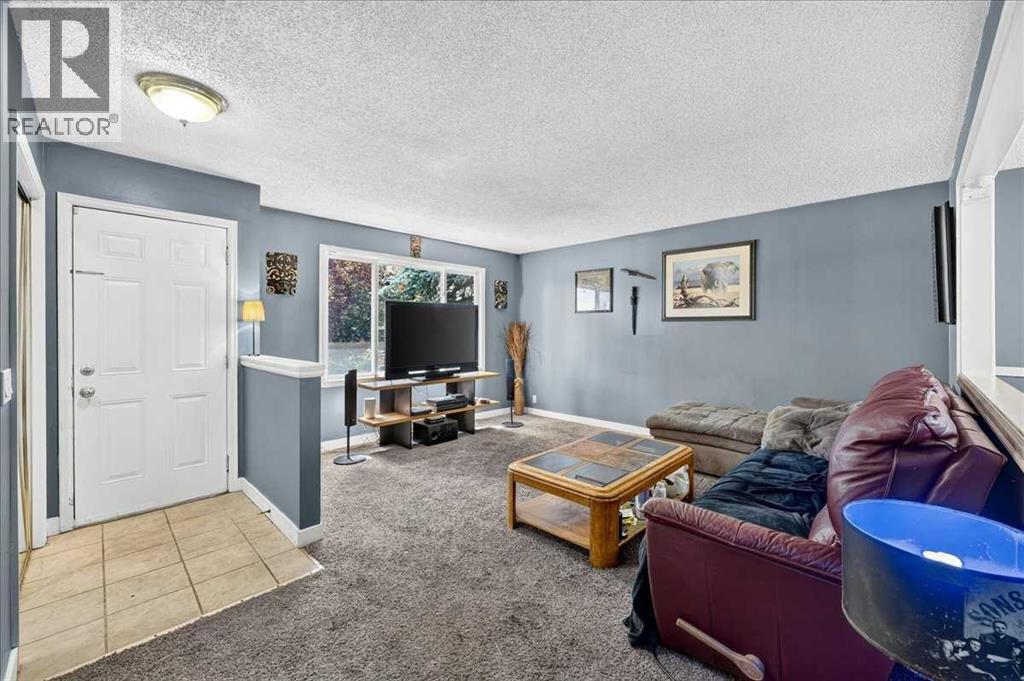 136 Templeview Place NE