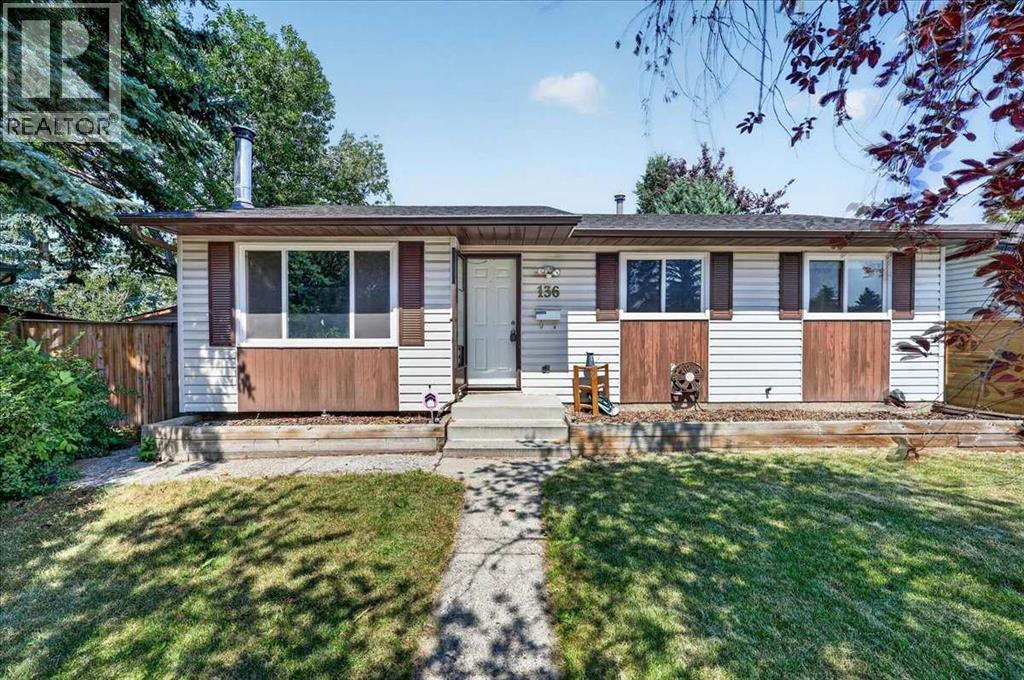 136 Templeview Place NE