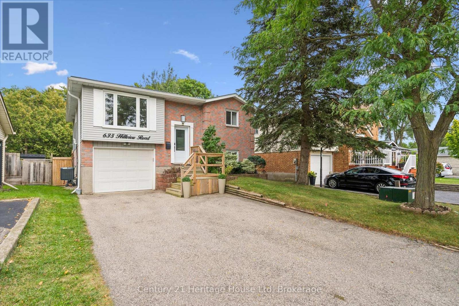 635 HILLVIEW ROAD