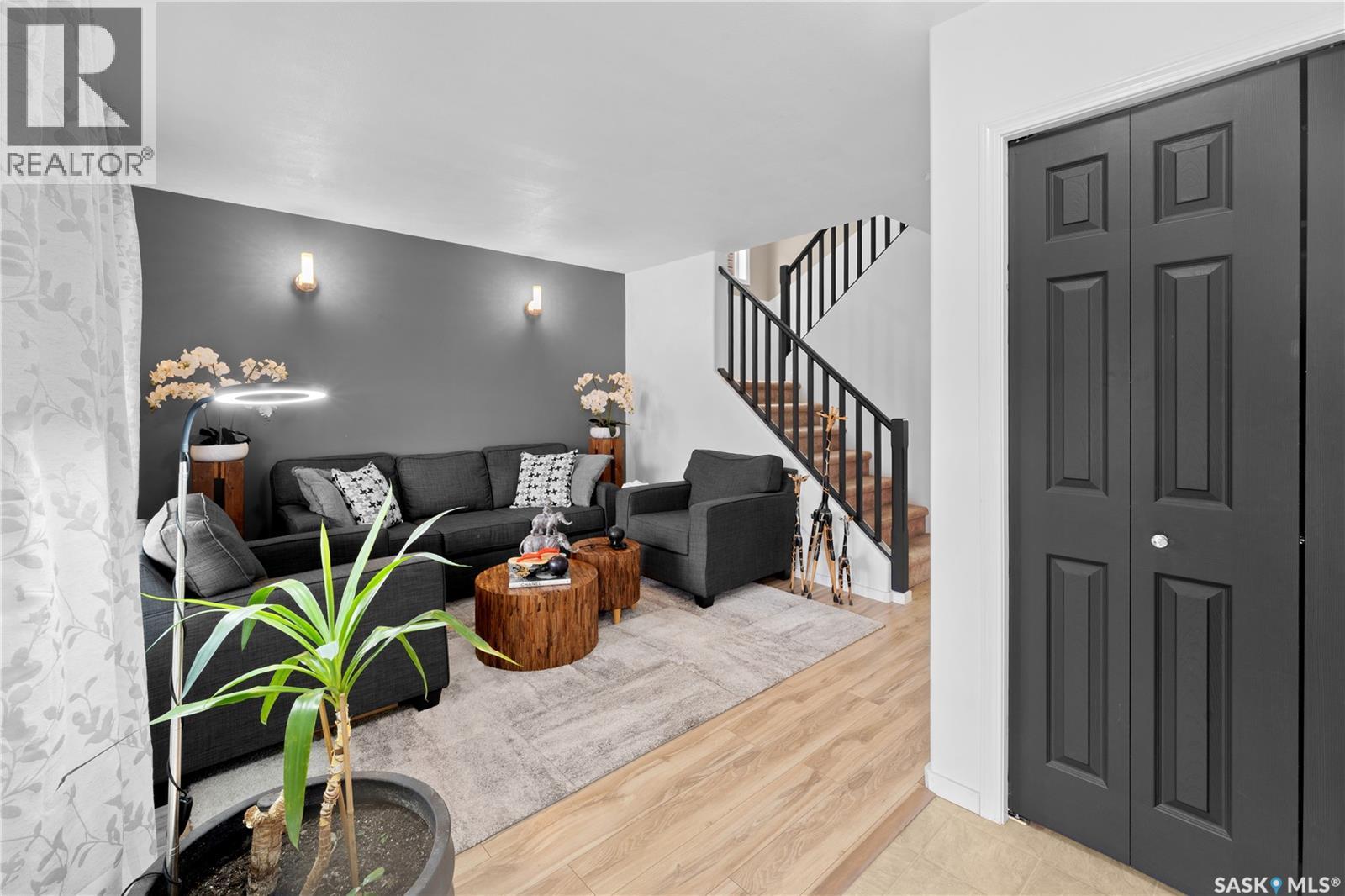 447 Blakeney CRESCENT