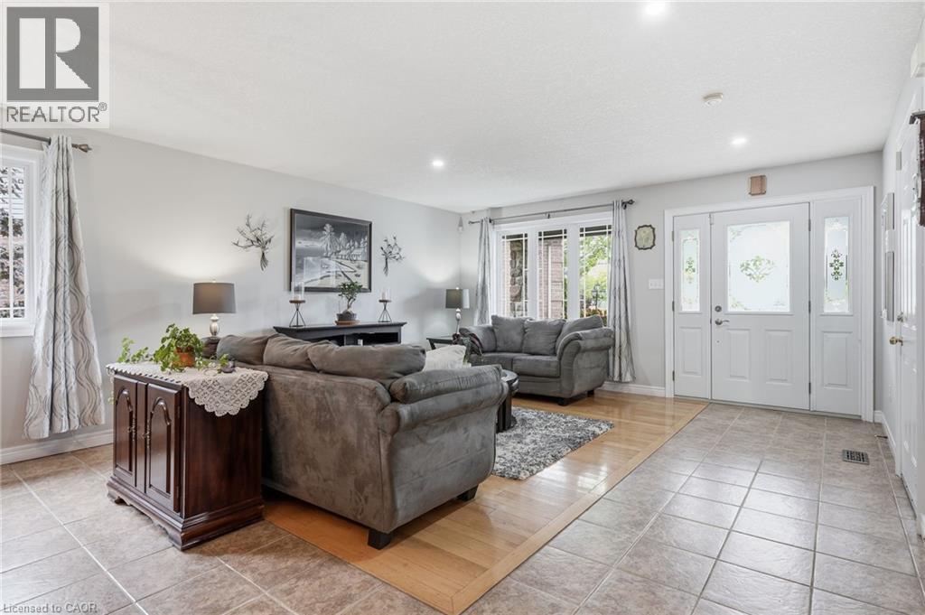 125 LANGLAW Drive