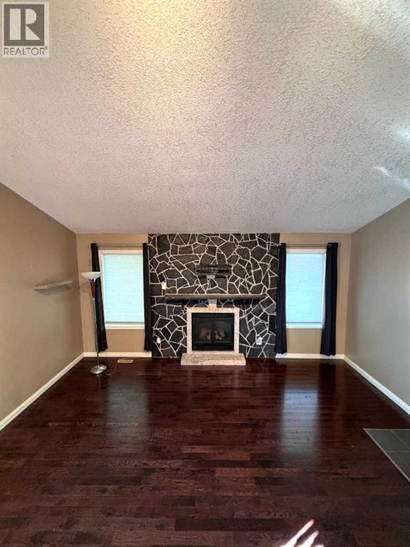 119 Red Crow Boulevard W