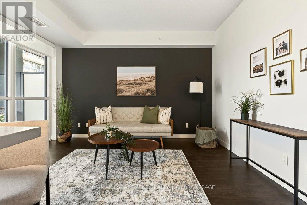 702 - 2087 FAIRVIEW STREET