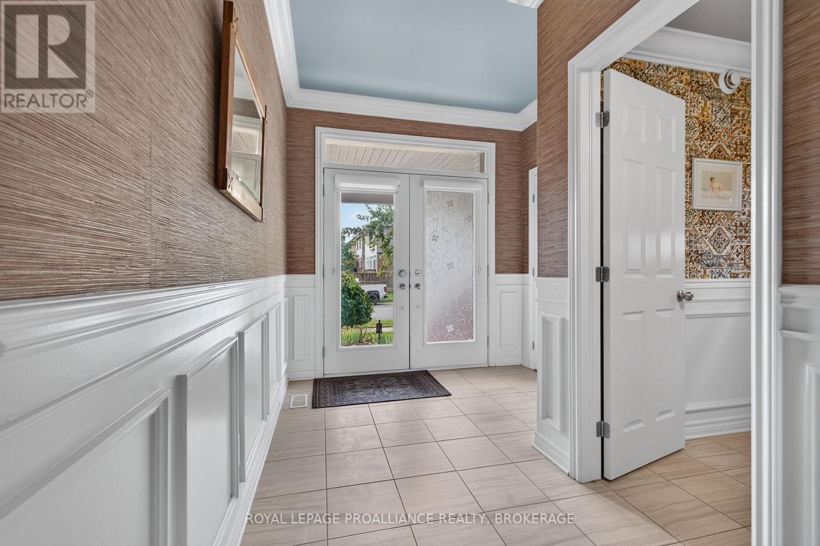1118 ESCALA CRESCENT