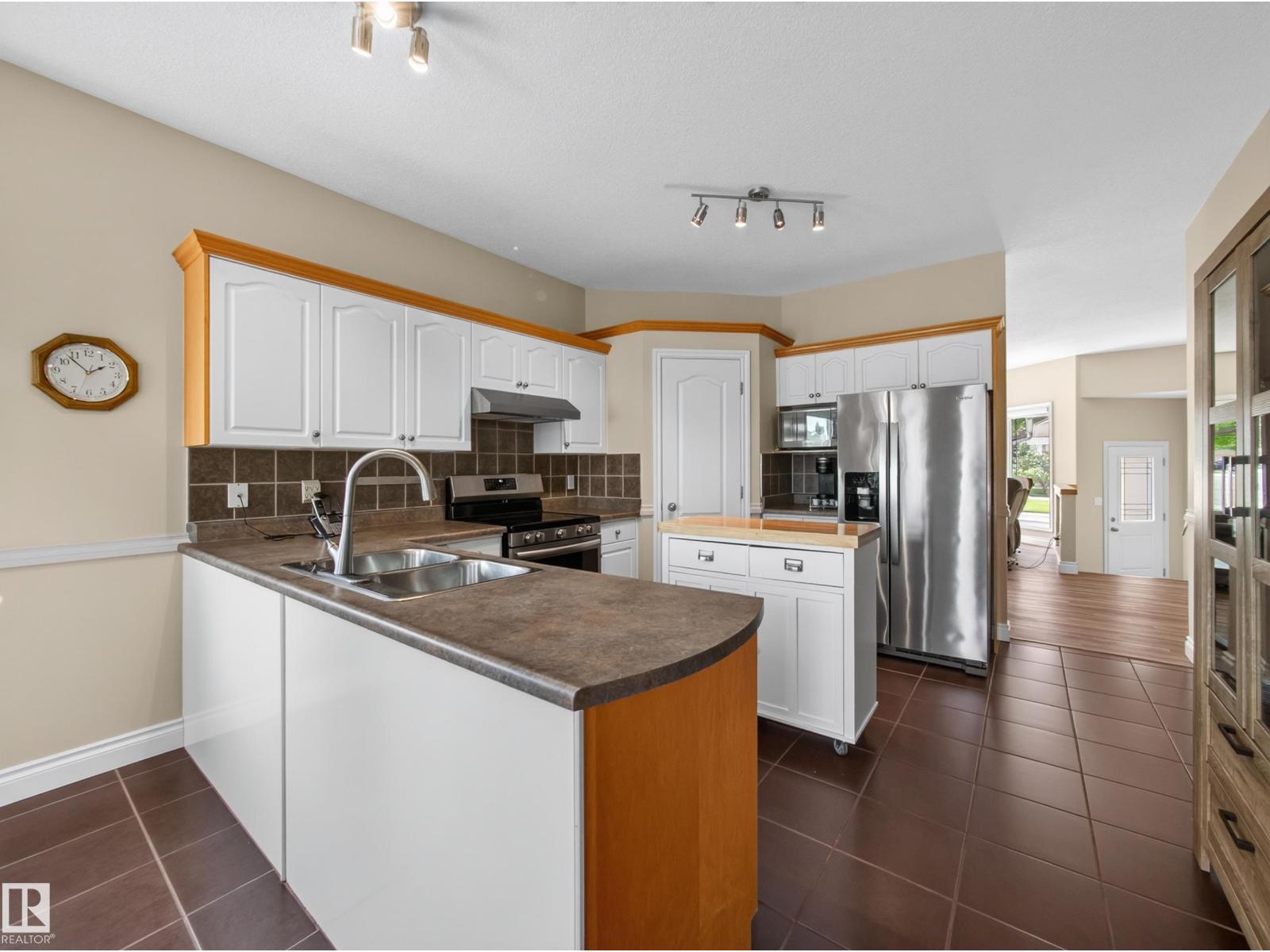 148 FORREST DR