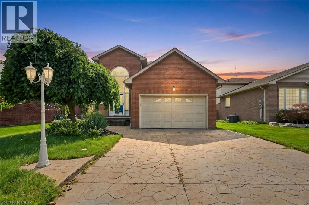 12 SUMNER CRESCENT, GRIMSBY, ON L3M 5E2 - Image 2183287191.jpeg?d=l