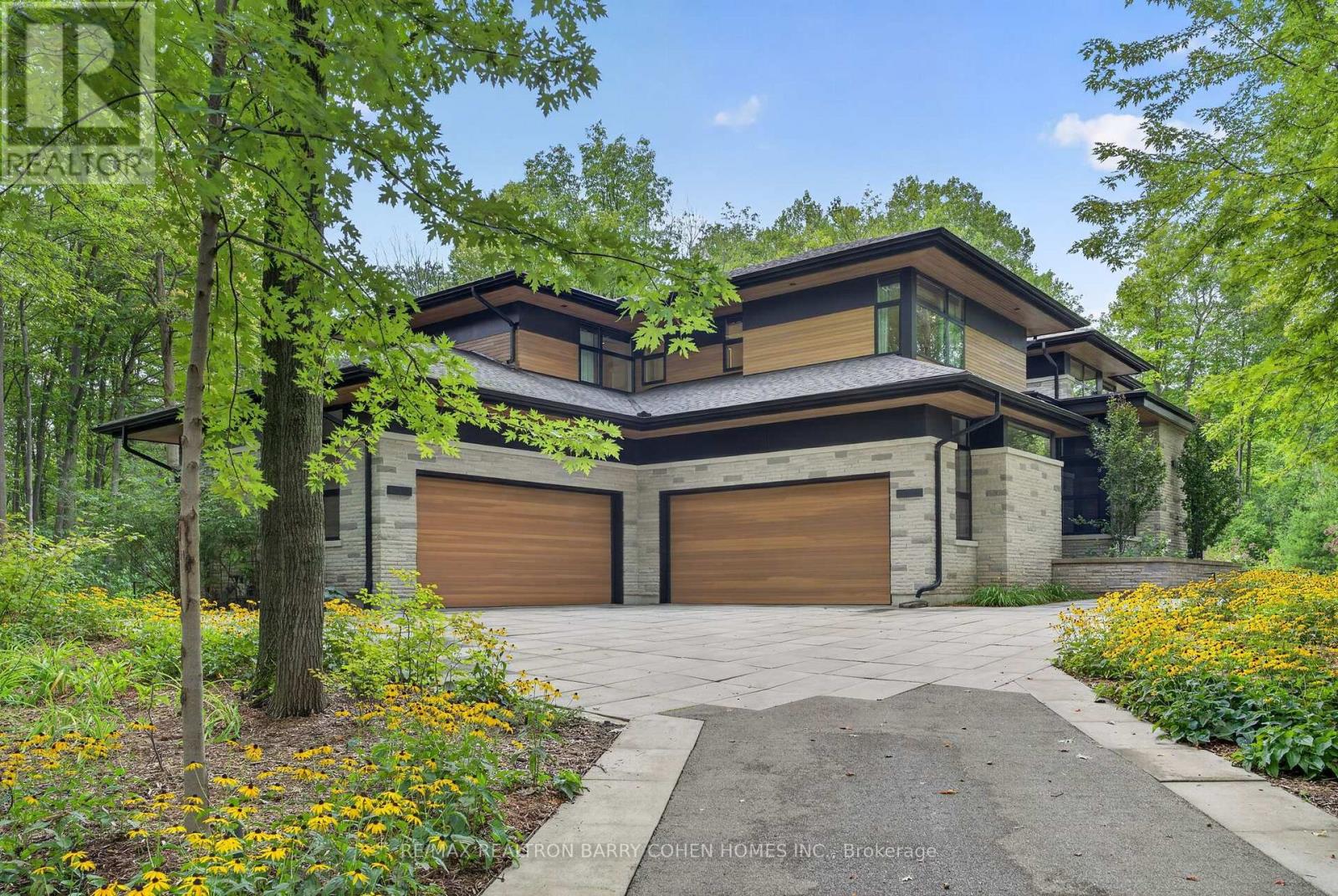10 TRAILWOOD CRESCENT