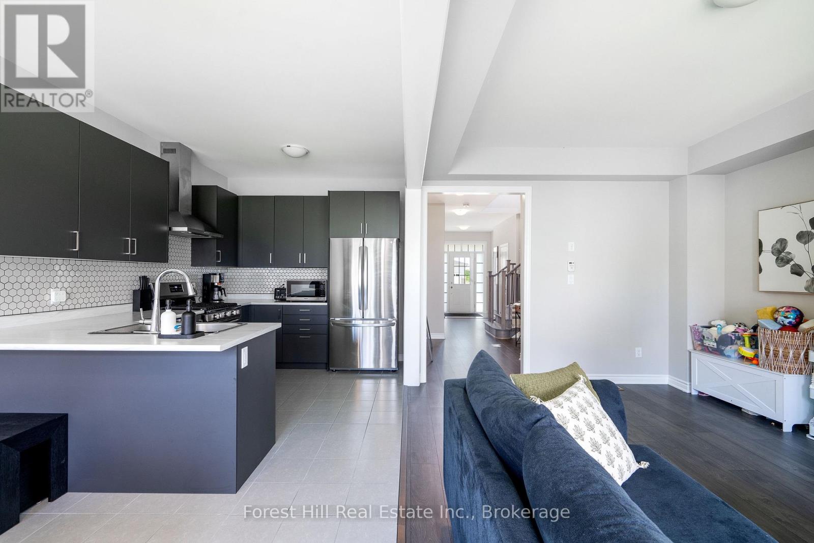 281 SPRINGFIELD CRESCENT
