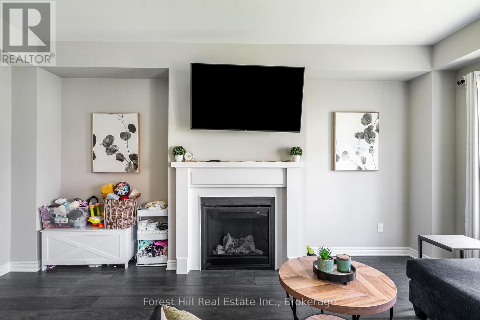 281 SPRINGFIELD CRESCENT