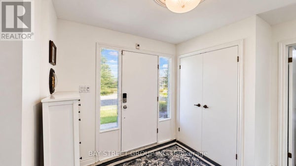 5 Elmira Crt, Toronto (Bayview Village), ON 3