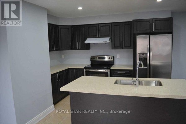 54 Baycliffe Cres, Brampton (Northwest Brampton), ON 2