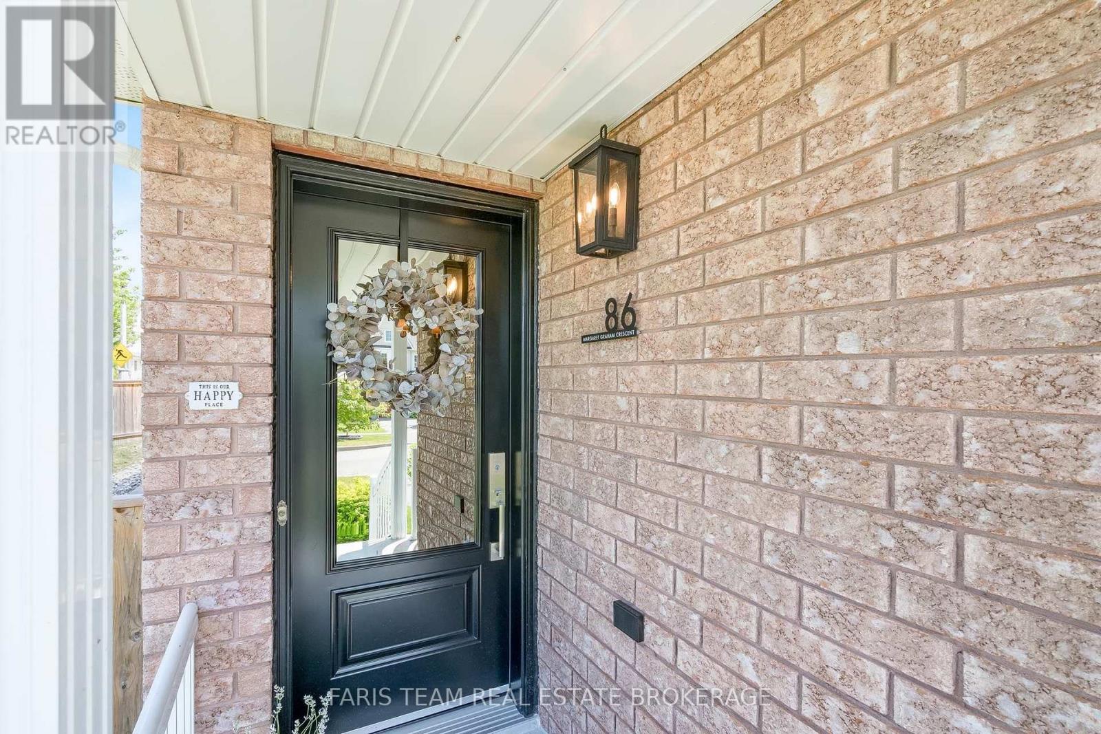 86 MARGARET GRAHAM CRESCENT