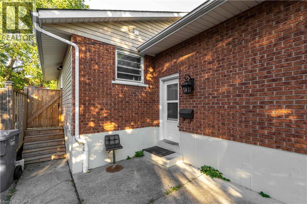 41 ALMA Street N