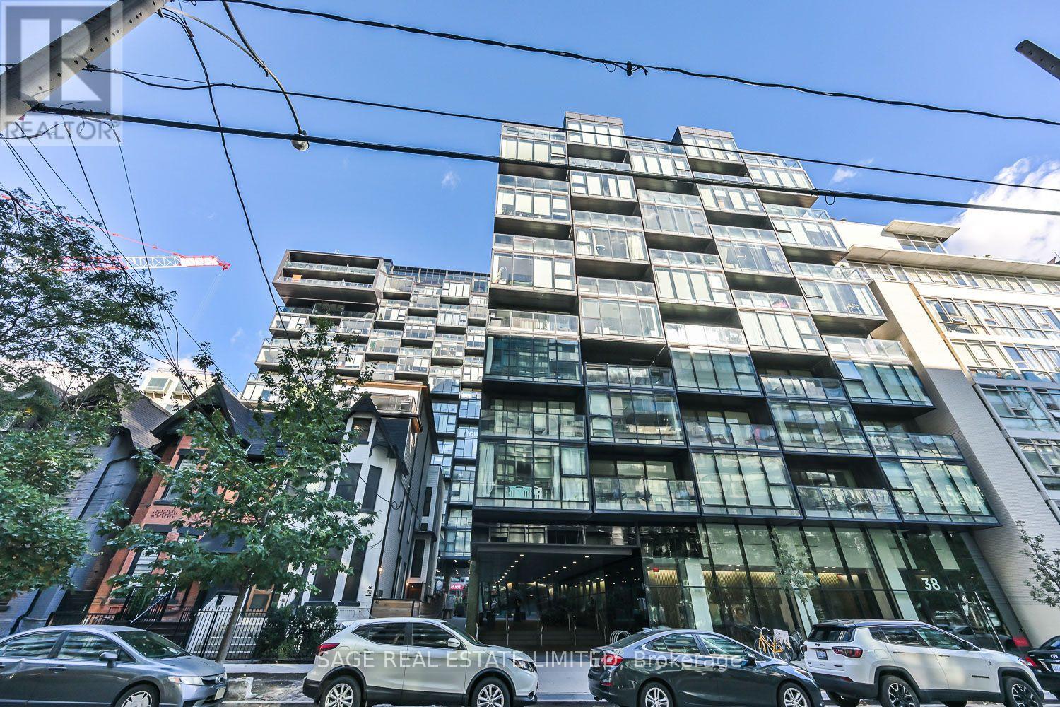 802 - 38 STEWART STREET