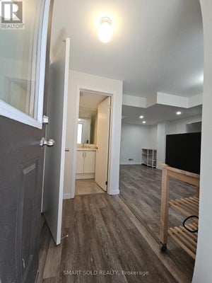 38 Wuhan Lane, Markham (Wismer), ON 4