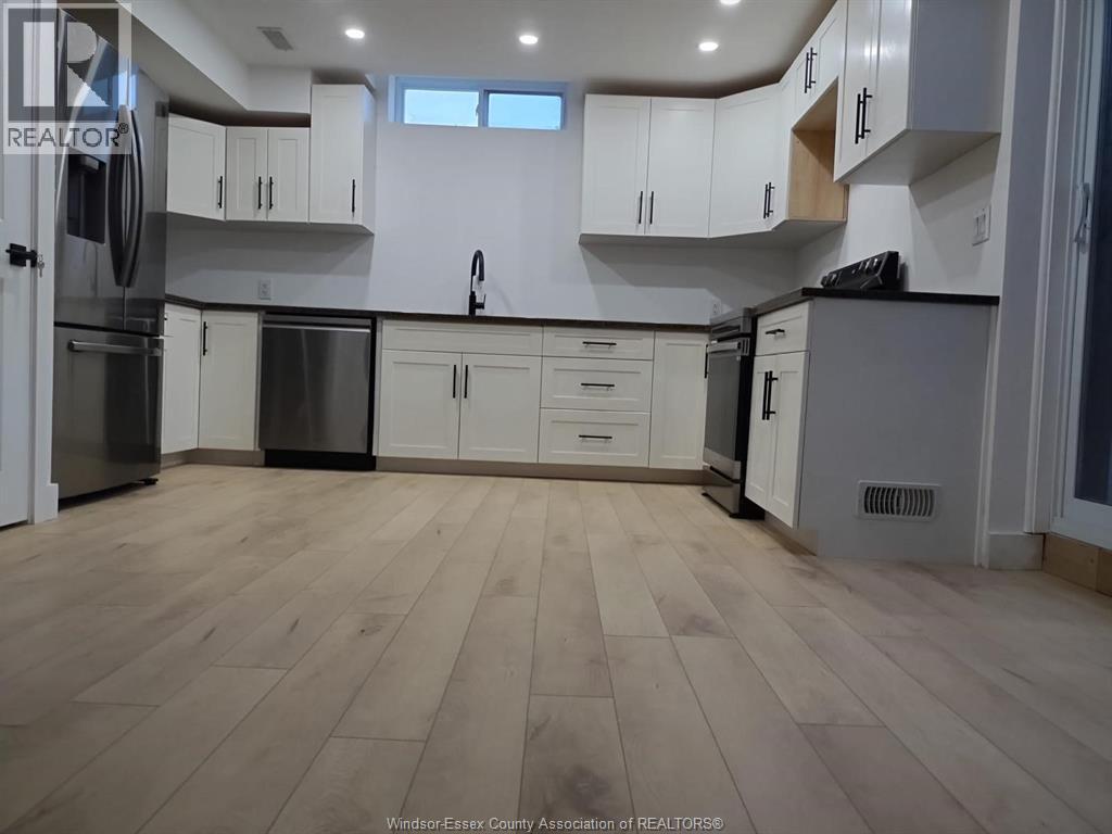 631 HOLBURN STREET Unit# LOWER