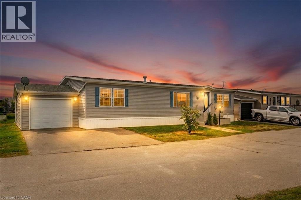 45 RIVERBEND Crescent