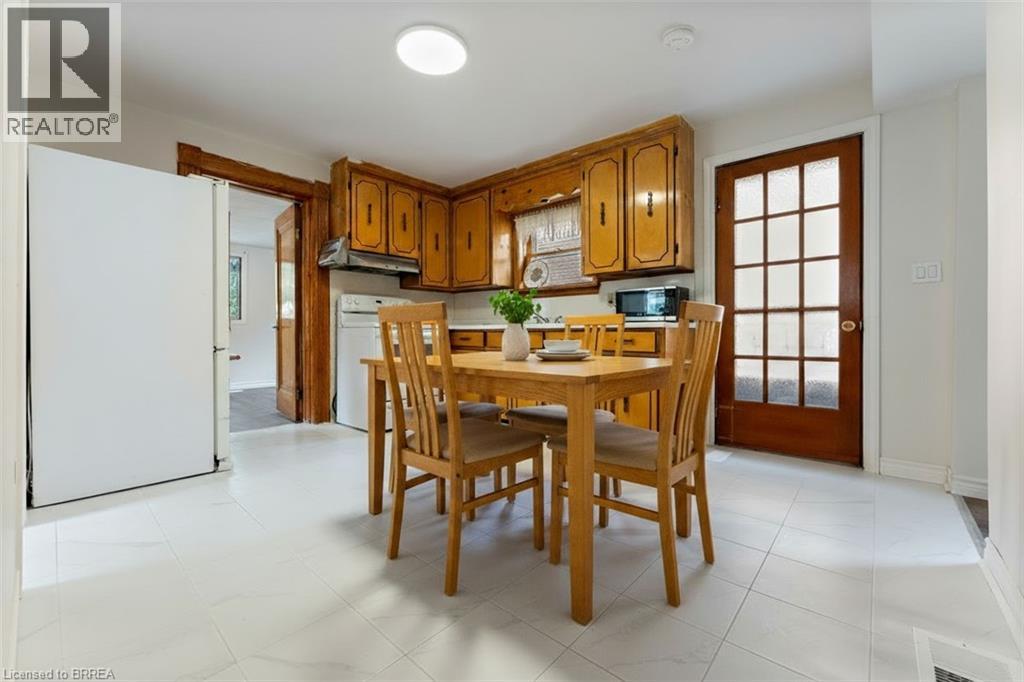 150 ELGIN Street Unit# LOWER