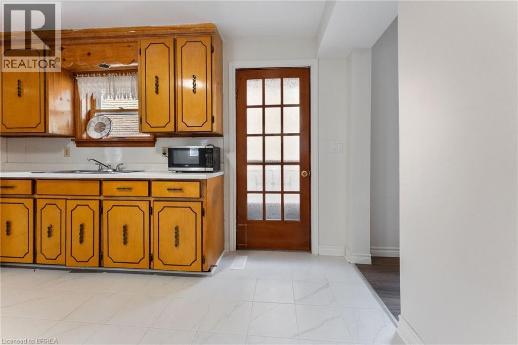 150 ELGIN Street Unit# LOWER
