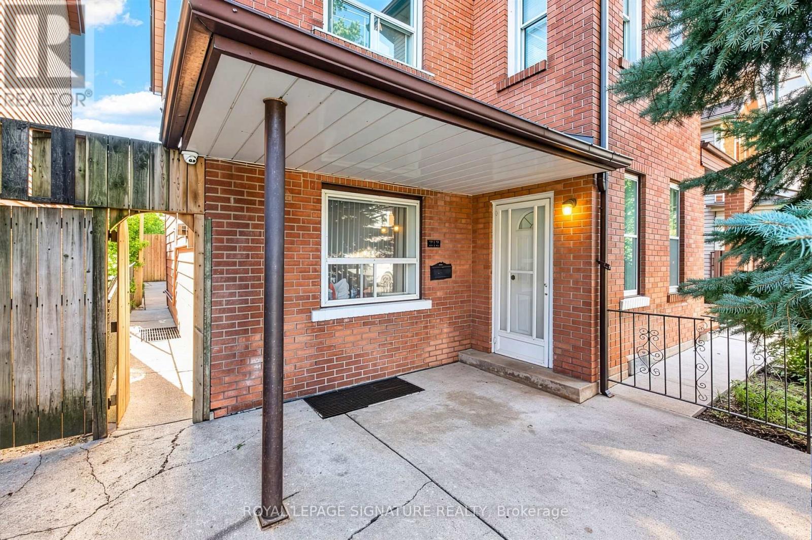 212 LIPPINCOTT STREET