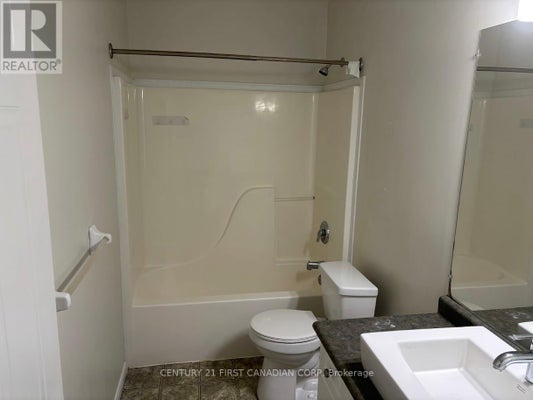 86 Loggers Grove, London East (East P), ON 4