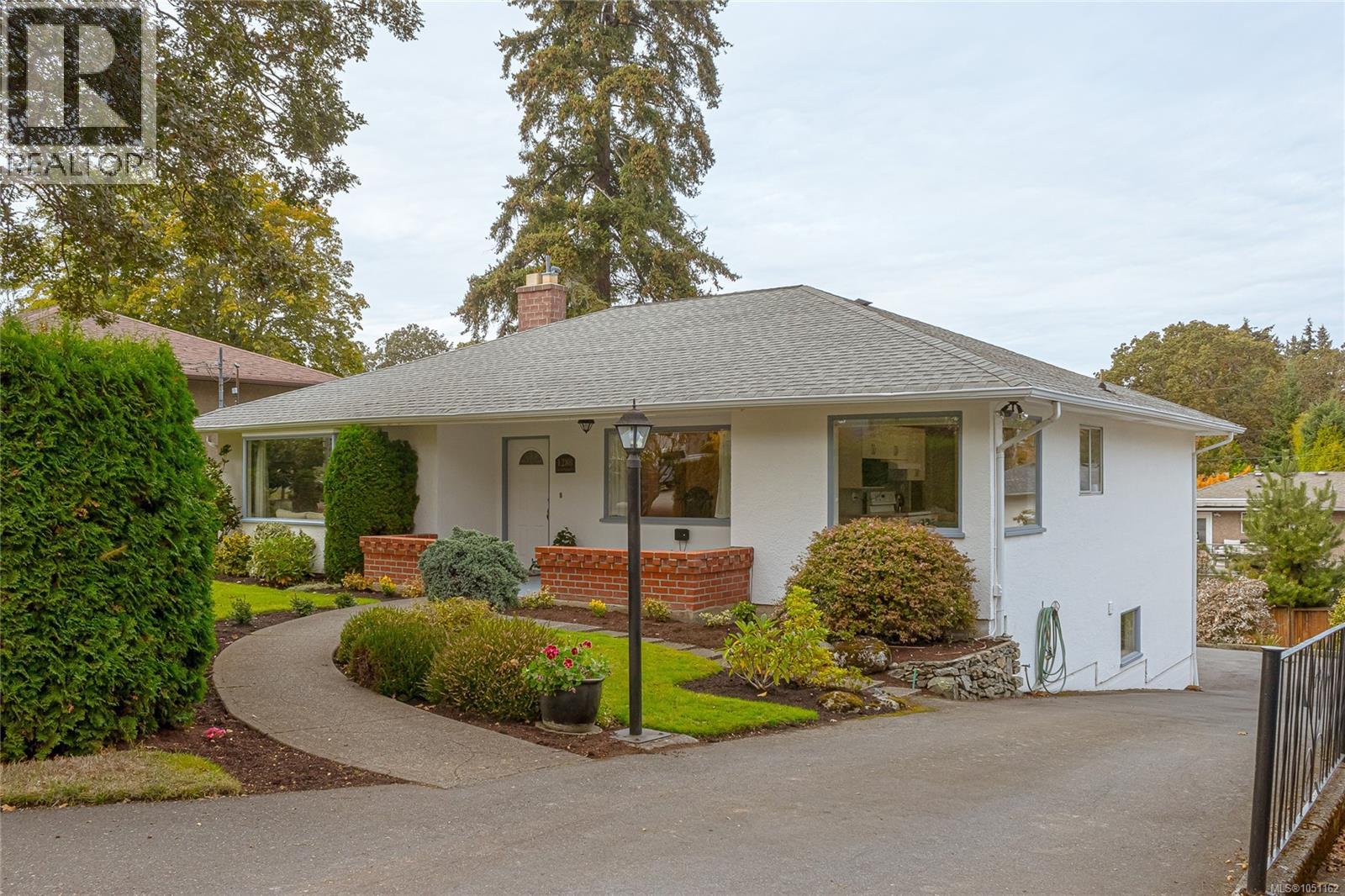 1280 Tracksell Ave
