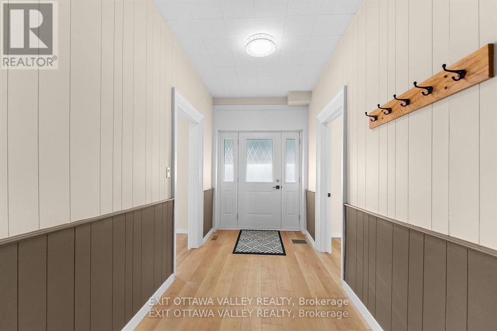 164 MAPLE AVENUE - Photo 4