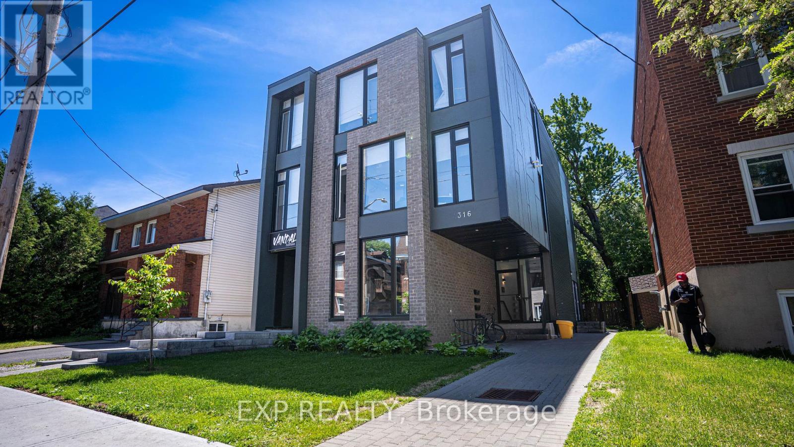 316 SOMERSET STREET E