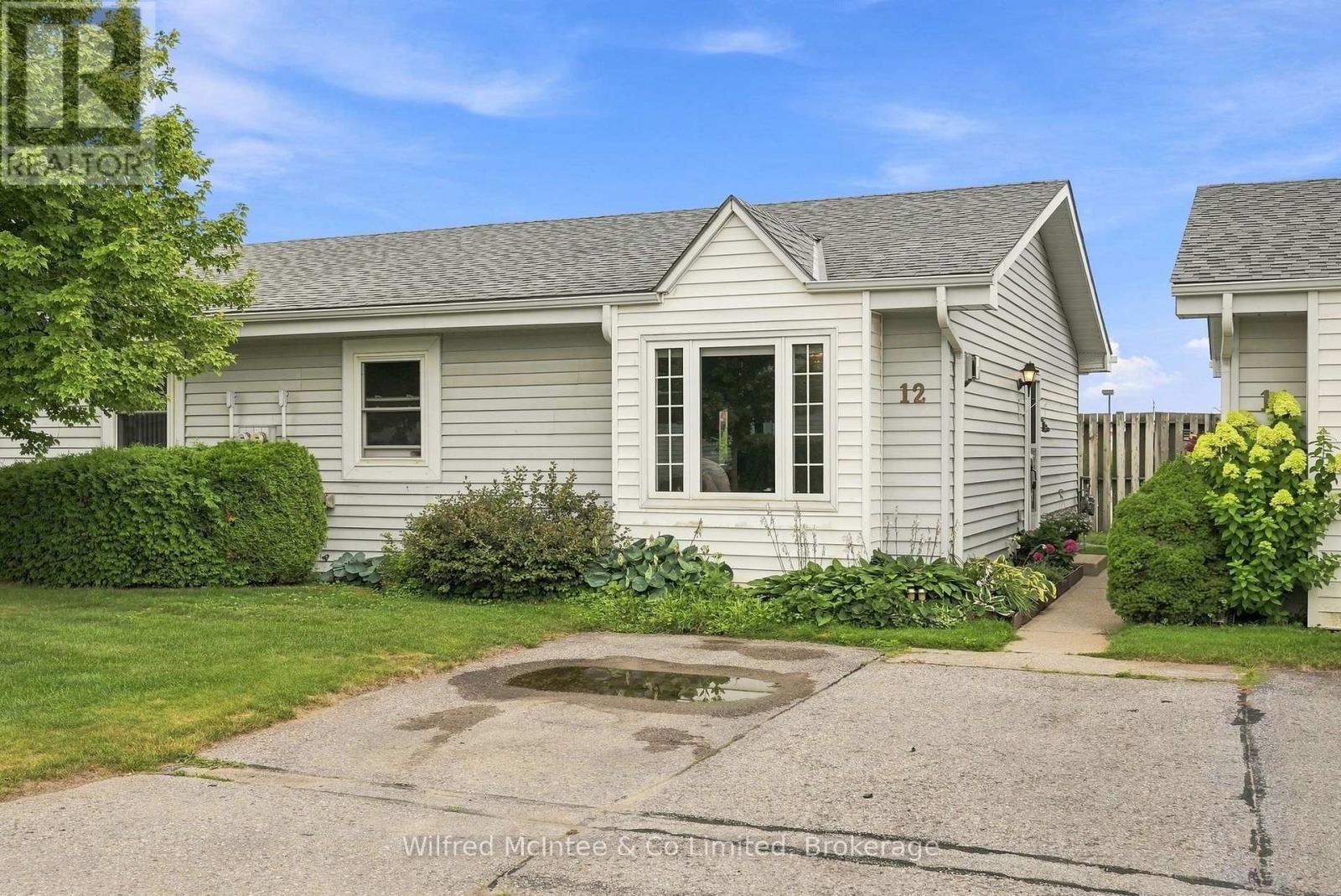 12 - 303 WATERLOO STREET