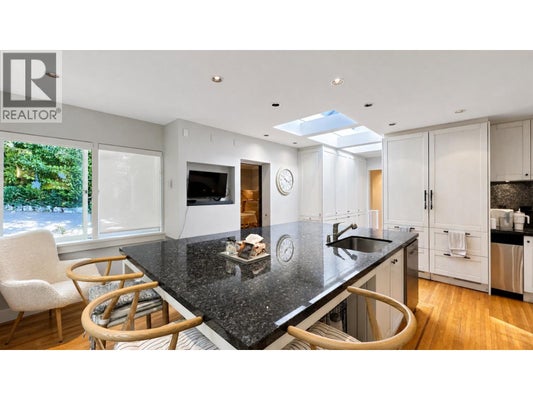4468 Stone Cres, West Vancouver, BC 5