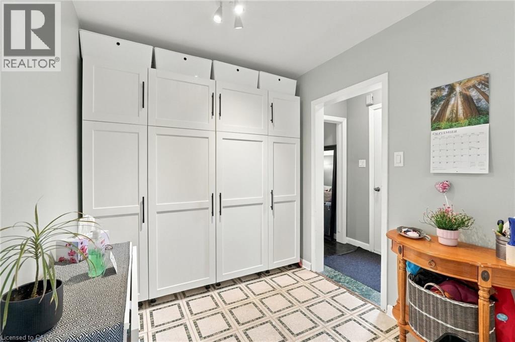 63 OFIELD Road