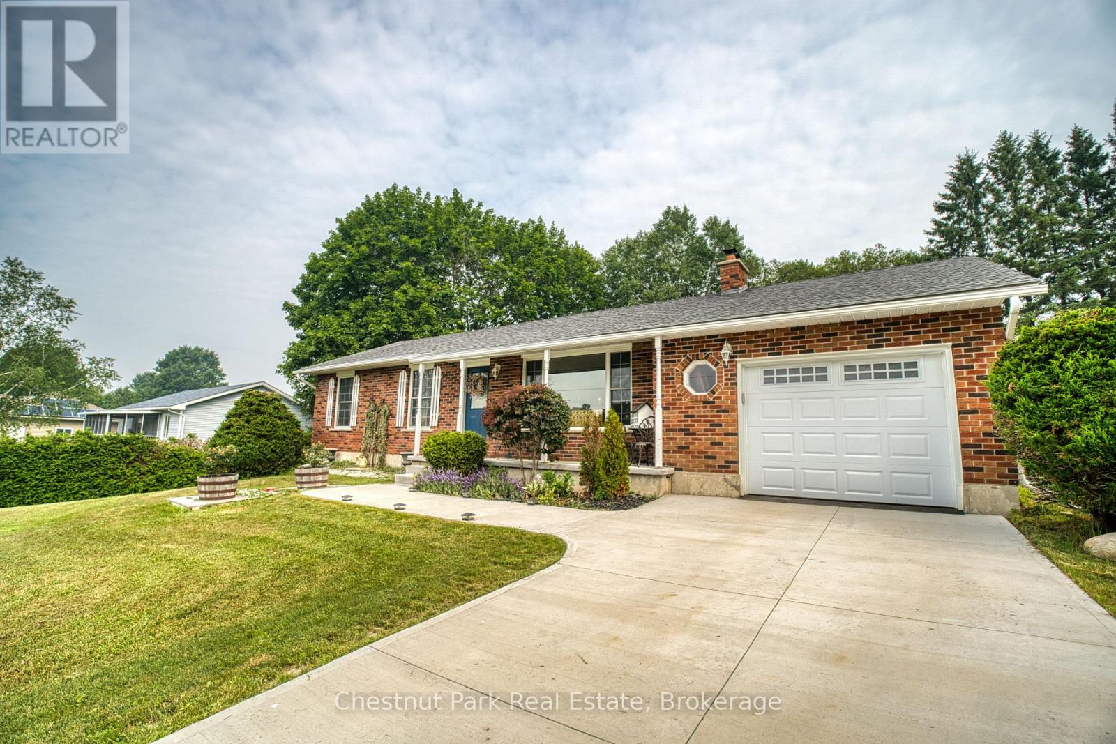683199 CHATSWORTH ROAD 24